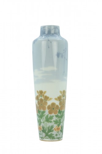 Vase Renoncules par la Manufacture Nationale de Sèvres