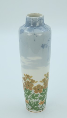 Céramiques, Porcelaines  - Vase Renoncules par la Manufacture Nationale de Sèvres