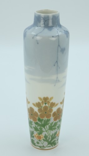 XIXe siècle - Vase Renoncules par la Manufacture Nationale de Sèvres