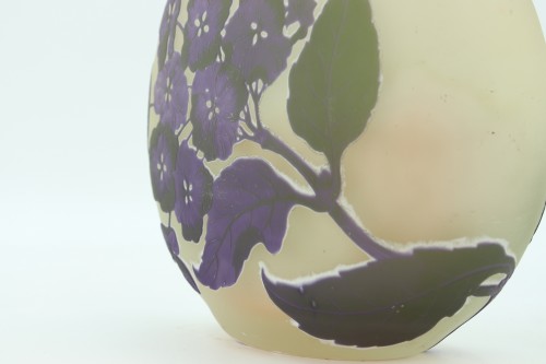 Antiquités - Vase Gallé à anses appliquées à décor aux hortensias