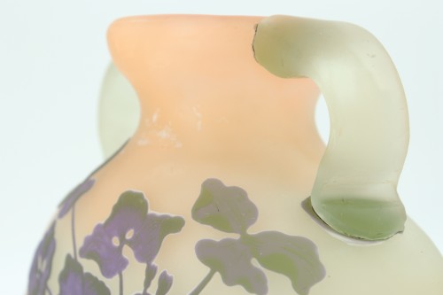 Antiquités - Vase Gallé à anses appliquées à décor aux hortensias