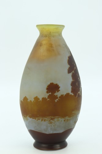 Vase Gallé à décor de paysage lacustre - Art Revival