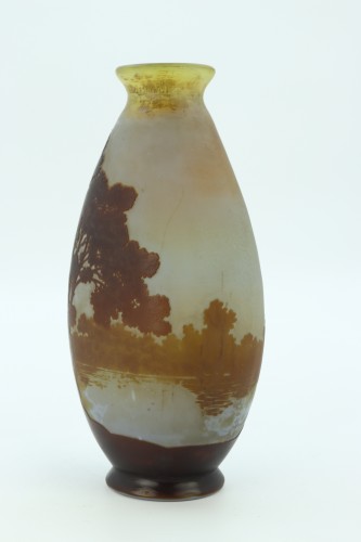 Vase Gallé à décor de paysage lacustre - Art nouveau
