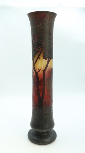 Verrerie, Cristallerie  - Grand vase Daum à ddécor de paysage lacustre