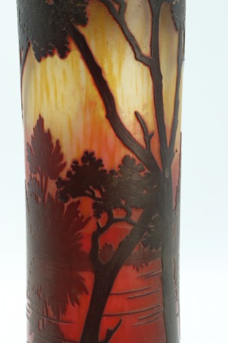 Antiquités - Grand vase Daum à ddécor de paysage lacustre