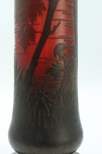 Antiquités - Grand vase Daum à ddécor de paysage lacustre