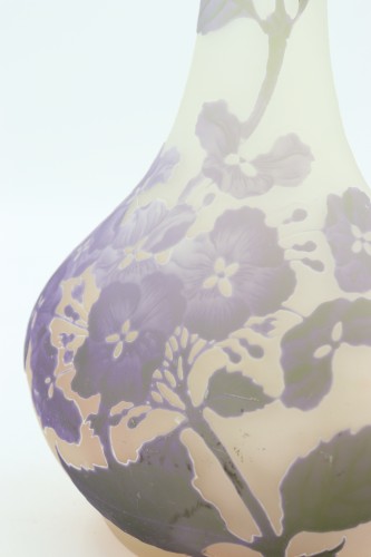 Antiquités - Vase Gallé à décor d'hortensia