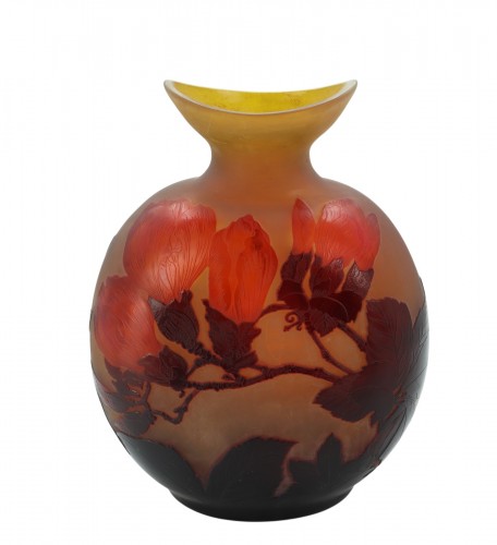 Vase Gallé à décor de magnolias
