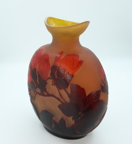 Vase Gallé à décor de magnolias - Art nouveau