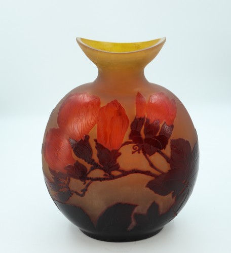 Art nouveau - Vase Gallé à décor de magnolias