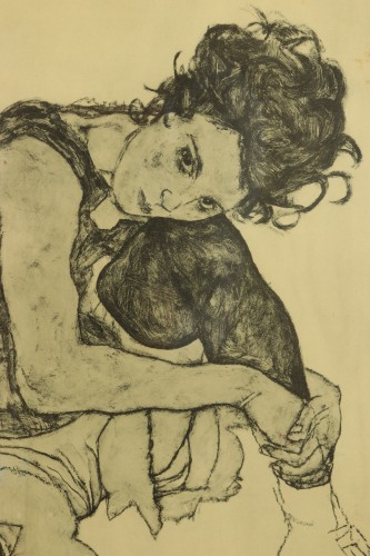 Femme assise à la jambe repliée par Egon Schiele - Art Revival