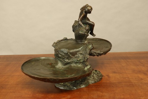 Antiquités - Centre de table à décor de naïade par Auguste Ledru (1860-1902)