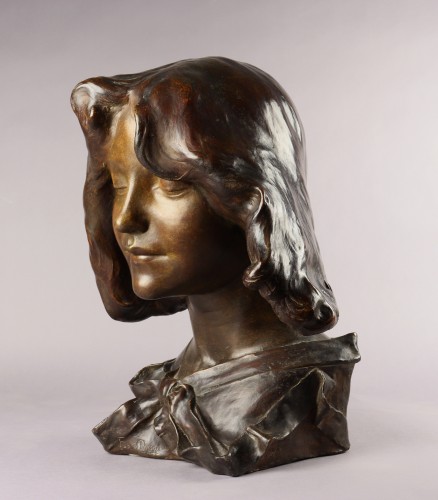 Bust of a young lady by Pierre-Félix Fix-Masseau - 