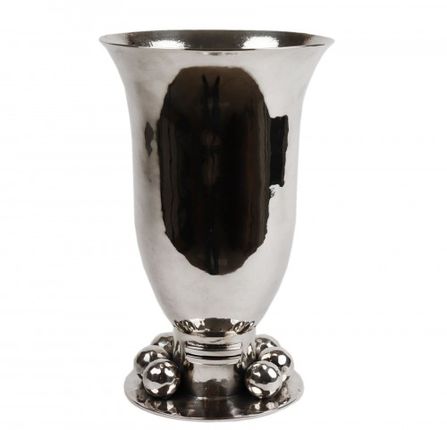Vase tulipe par Jean Després (1889-1980)