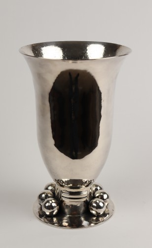 20th century - Tulip shaped vase by Jean Després (1889-1980)
