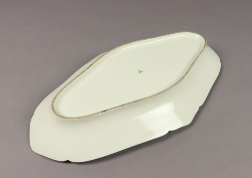 Plats en porcelaine de Sèvres du service de table Pimprenelle - Art nouveau