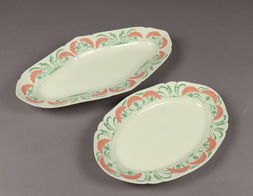 Antiquités - Plats en porcelaine de Sèvres du service de table Pimprenelle