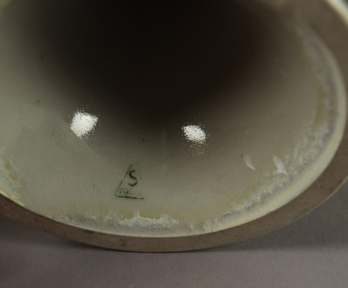 Vase en porcelaine de Sèvres à décor de cristallisation - Art Revival