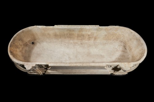 A Large Renaissance Marble Water Basin, Rome, 16th Century - 