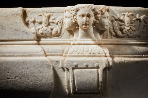 <= 16th century - A Large Renaissance Marble Water Basin, Rome, 16th Century