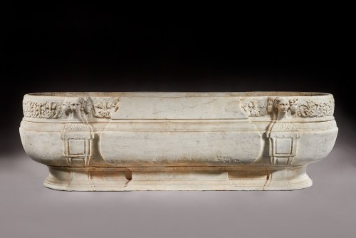 A Large Renaissance Marble Water Basin, Rome, 16th Century - Renaissance