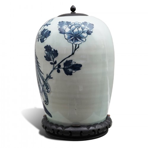 A Porcelain ‘Phoenix’ Jar, Qing Dynasty 19th century - 