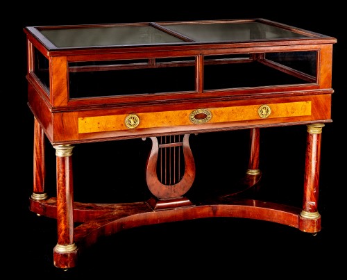 Empire showcase in mahogany and gilded bronze - Furniture Style Empire