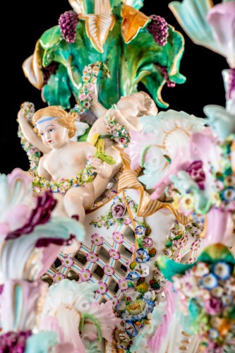Meissen porcelaine chandelier with cherubs made in the 19th century - Lighting Style Napoléon III