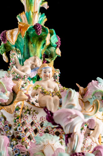 Lighting  - Meissen porcelaine chandelier with cherubs made in the 19th century