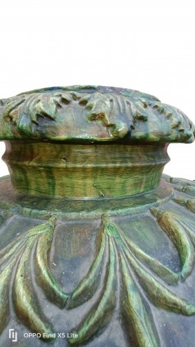 18th century - Pair of large terracotta jars painted in ramin green. Late 18th early 19th 