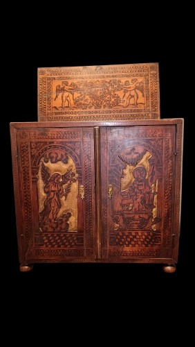 Cabinet en bois de cèdre pyrogravé, provenant de la région de Vénétie XVIIe siècle - Mobilier Style 