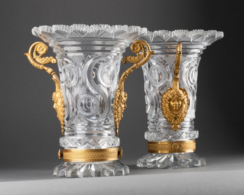 Paire de vases en cristal et bronze, L’escalier de cristal vers 1820 - Restauration - Charles X