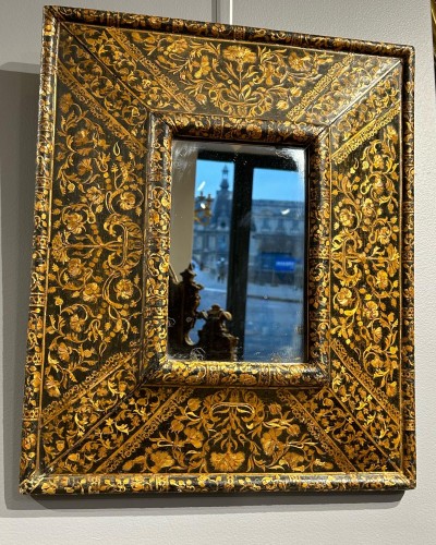 Antiquités - Miroir en laque et marqueterie de paille, époque Louis XIV