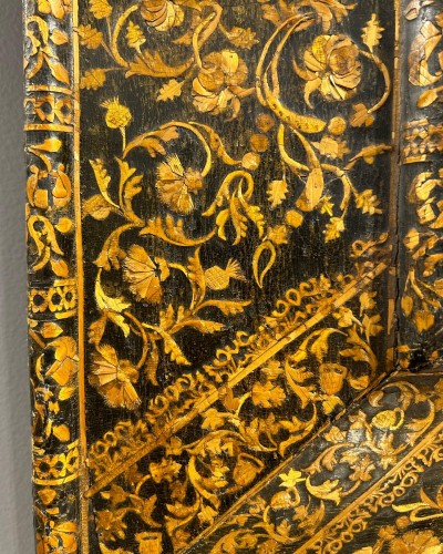 Antiquités - Miroir en laque et marqueterie de paille, époque Louis XIV