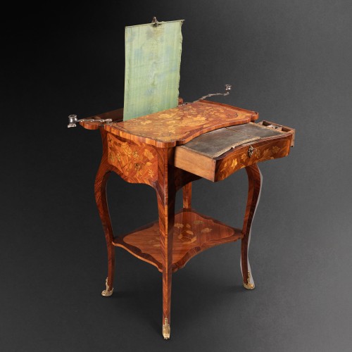 Living room table with a mechanism by J. Schmitz, Paris, circa 1750 - Louis XV