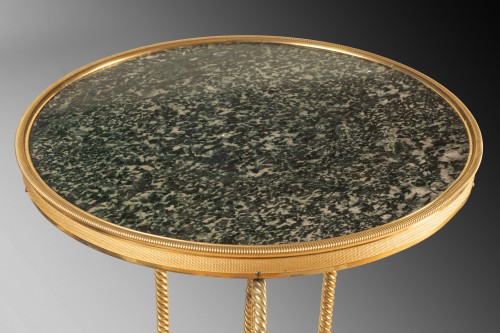 Tripod pedestal table in gilded bronze, Paris circa 1790 - Furniture Style Louis XVI