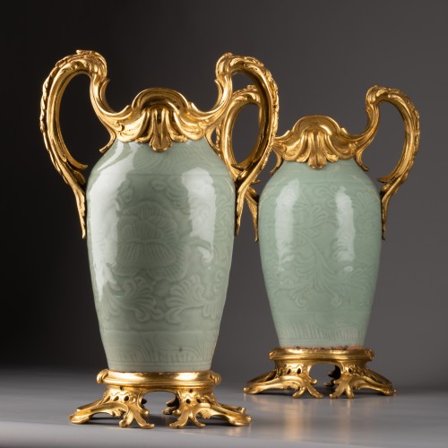 XVIIIe siècle - Paires de vases en porcelaine céladon, Paris vers 1760