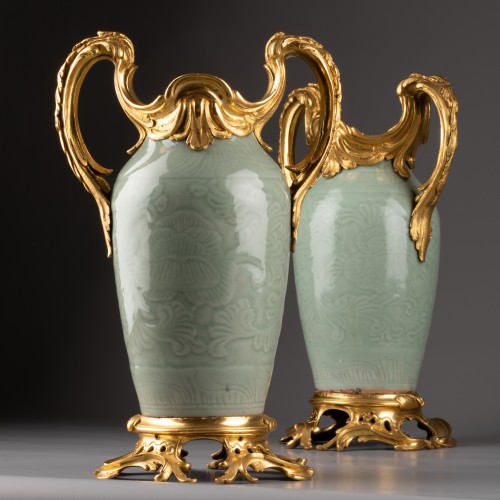 Paires de vases en porcelaine céladon, Paris vers 1760 - Louis XV