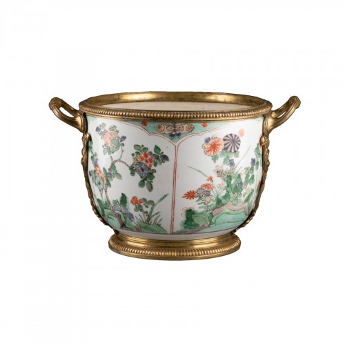 Chinese porcelain cachepot mounted on bronze under the Regency