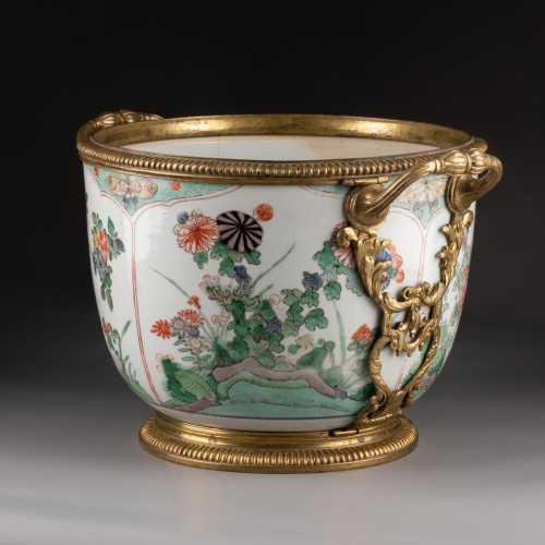 Cache-pot en porcelaine de chine monté sur bronze sous la régence - Régence