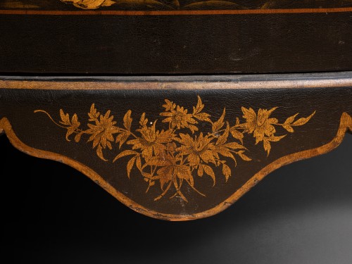 Antiquités - Paire d’encoignures en laque par L.Foureau, Paris époque Louis XV vers 1760 