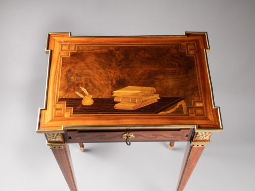   Small lounge system table, Paris, late 18th century - Furniture Style Louis XVI