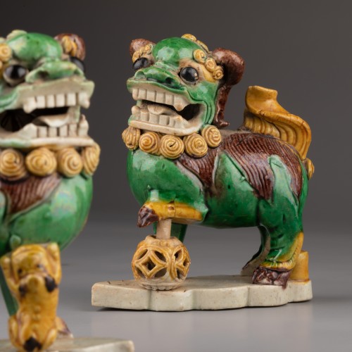 Pair of Fö lions, Kangxi China, Rothschild Collection  - Asian Works of Art Style 