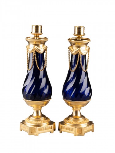 Paire de vases en cristal bleu du Creusot, Paris époque Louis XVI