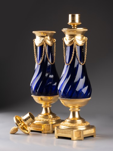 Pair of blue crystal vases from Le Creusot, Paris Louis the XVIth period - 