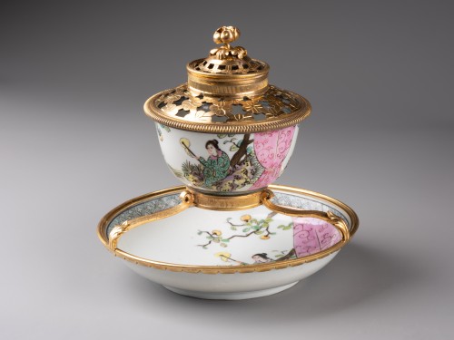 Pot pourri en porcelaine de Chine et bronze doré, Paris vers 1730 - Franck Baptiste Paris