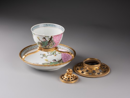 Louis XV - Pot pourri en porcelaine de Chine et bronze doré, Paris vers 1730