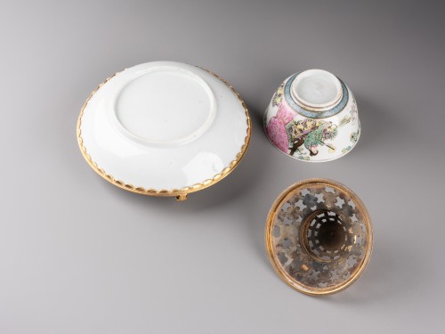 Antiquités - Pot pourri en porcelaine de Chine et bronze doré, Paris vers 1730