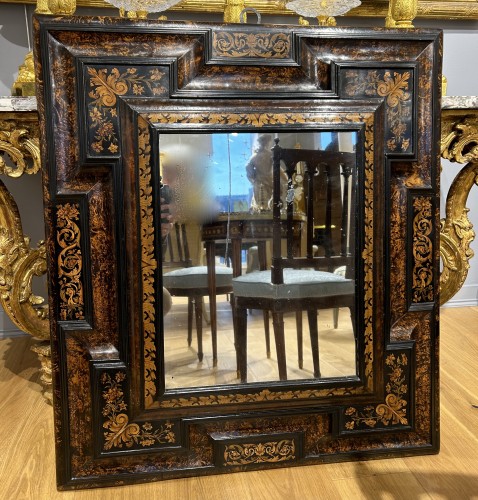 XVIIe siècle - Miroir en bois indigènes attribué à Thomas Hache, époque Louis XIV