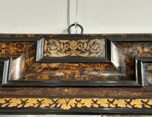 Antiquités - Miroir en bois indigènes attribué à Thomas Hache, époque Louis XIV